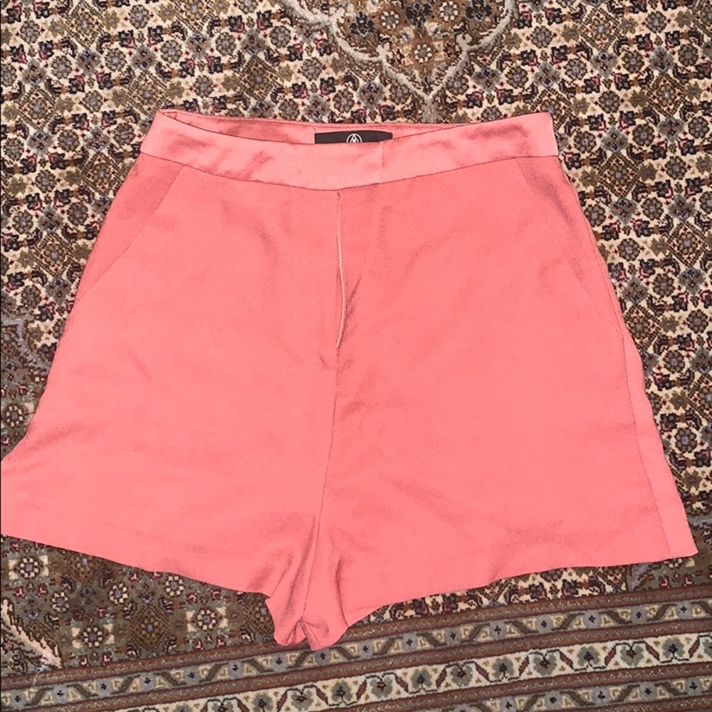 M boutique trouser shorts size small